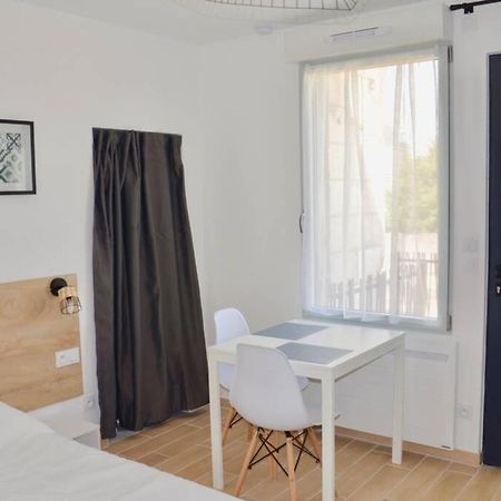 Superbe Studio Idealement Situe ! Avoine Экстерьер фото