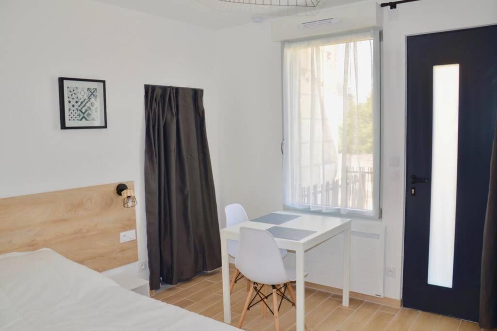 Superbe Studio Idealement Situe ! Avoine Экстерьер фото